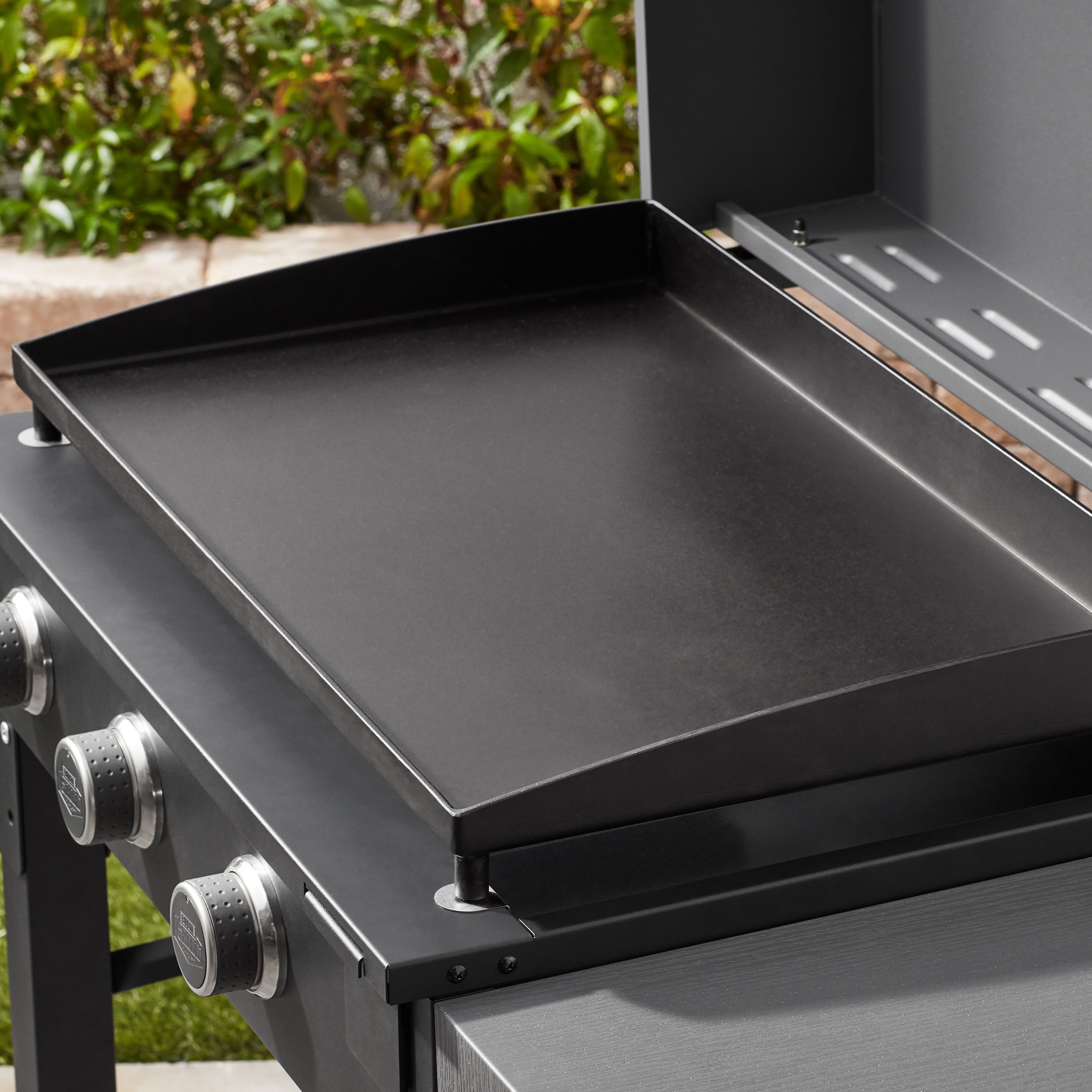Grill Pioneer 28-Inch Portable Propane Gas Griddle