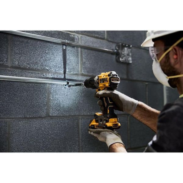 20V MAX XR Hammer Drill and ATOMIC Impact Driver 2 Tool Combo Kit with (2) 4.0Ah Batteries, Charger, and Bag