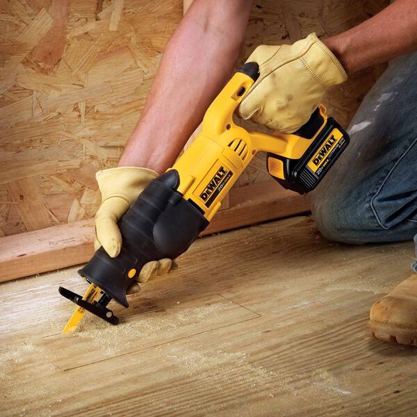 20V MAX Cordless Reciprocating Saw with 20V 4.0Ah Compact Lithium-Ion Battery Pack & Charger