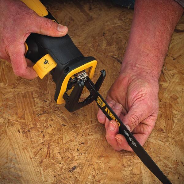 20V MAX XR Cordless Brushless Compact Reciprocating Saw and 20V MAX XR Lithium-Ion 4.0Ah Battery