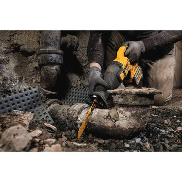 FLEXVOLT 60V MAX Cordless Brushless Reciprocating Saw with (1) FLEXVOLT 9.0Ah Battery
