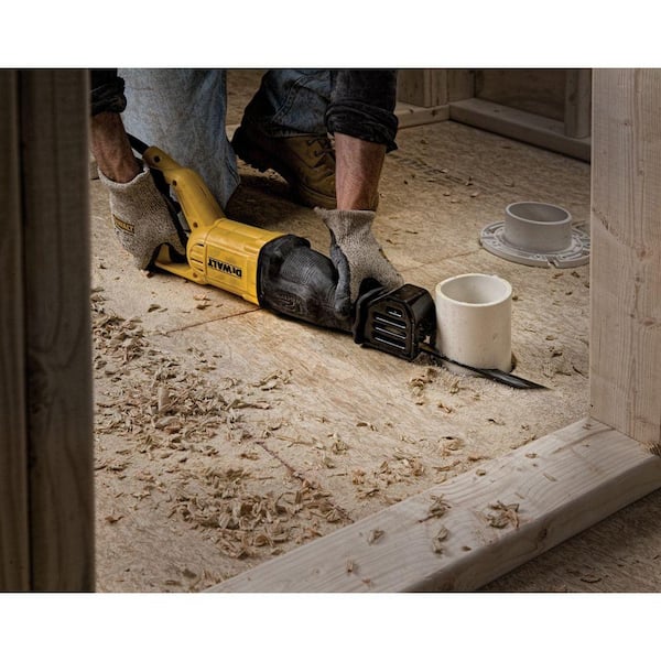 12 Amp Corded Variable Speed Reciprocating Saw