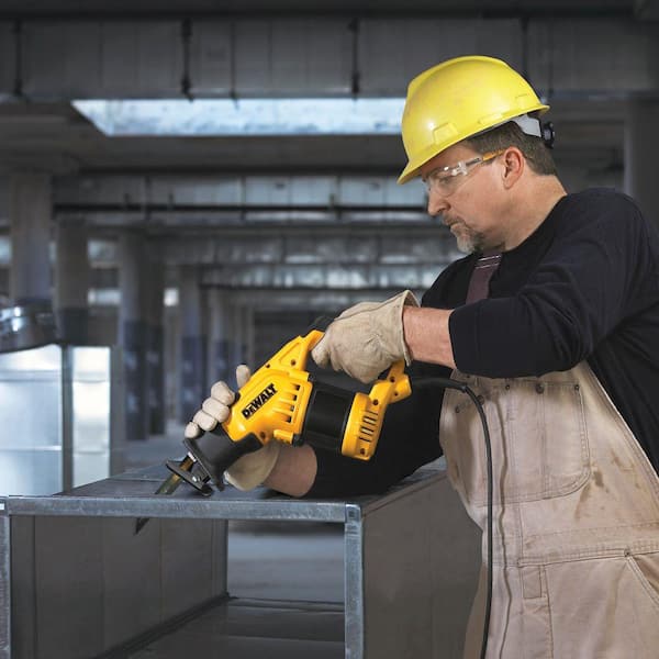 12 Amp Compact Corded Reciprocating Saw