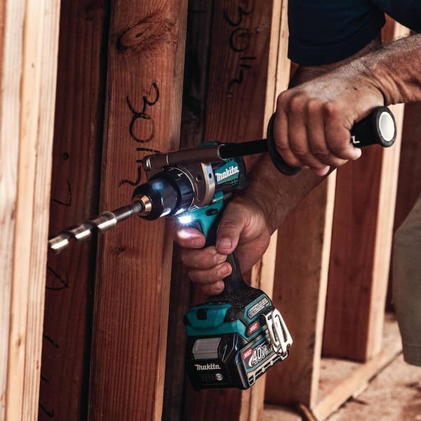 40V Max XGT Brushless Cordless 2-Pc. Combo Kit 2.5Ah with bonus 40V Max XGT 4.0Ah Battery