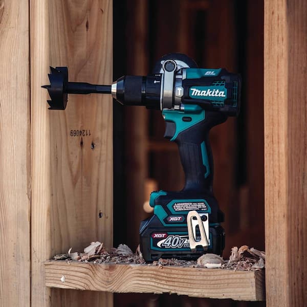 40V Max XGT Brushless Cordless 2-Pc. Combo Kit 2.5Ah with bonus 40V Max XGT 4.0Ah Battery