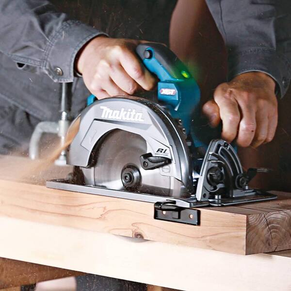 40V Max XGT Brushless Cordless 4-Piece Combo Kit (Hammer Driver-Drill/Impact Driver/Circ Saw/Flashlight) 2.5Ah/4.0Ah