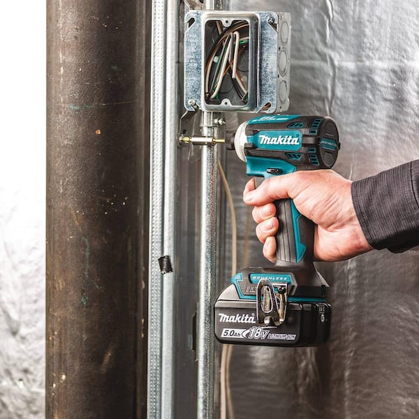 18V LXT Lithium-Ion Brushless Cordless Combo Kit 5.0 Ah (2-Piece)