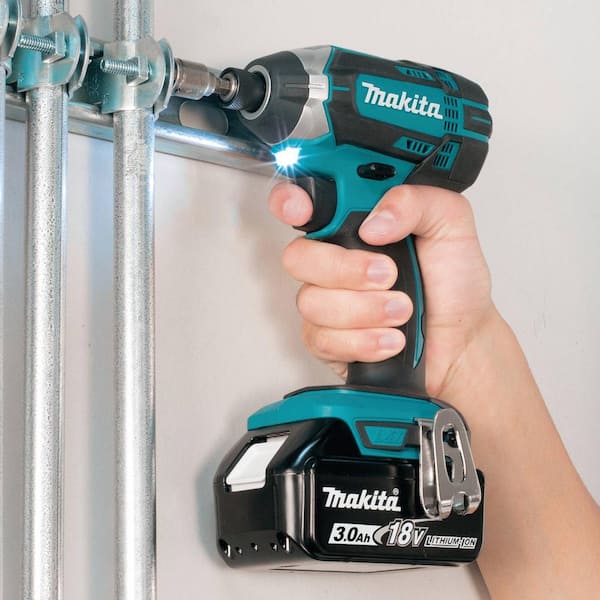 18V LXT Lithium-Ion Cordless Combo Kit (4-Piece) (Hammer Drill/ Impact Driver/ Recipro Saw/ Flashlight) (3.0 Ah)