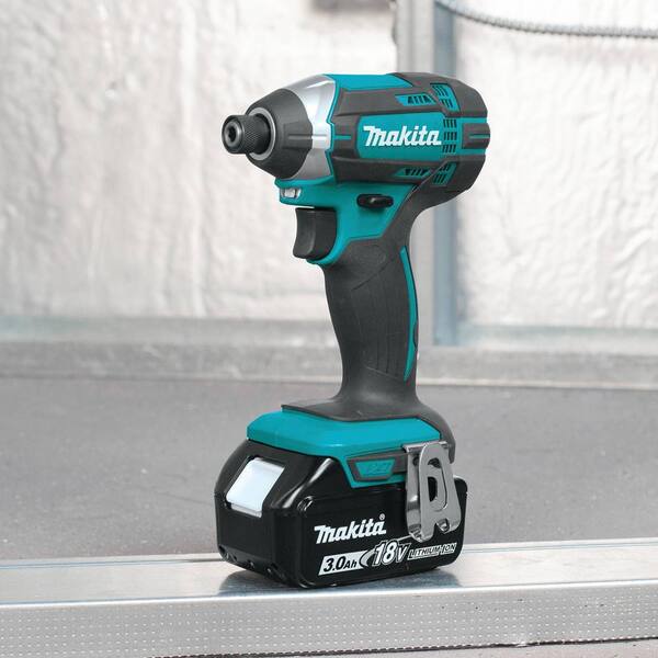 18V LXT Lithium-Ion Cordless Combo Kit (4-Piece) (Hammer Drill/ Impact Driver/ Recipro Saw/ Flashlight) (3.0 Ah)