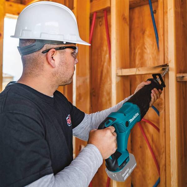18V LXT Lithium-Ion Brushless Cordless Combo Kit 5.0Ah and 18V LXT Lithium-Ion Cordless Reciprocating Saw
