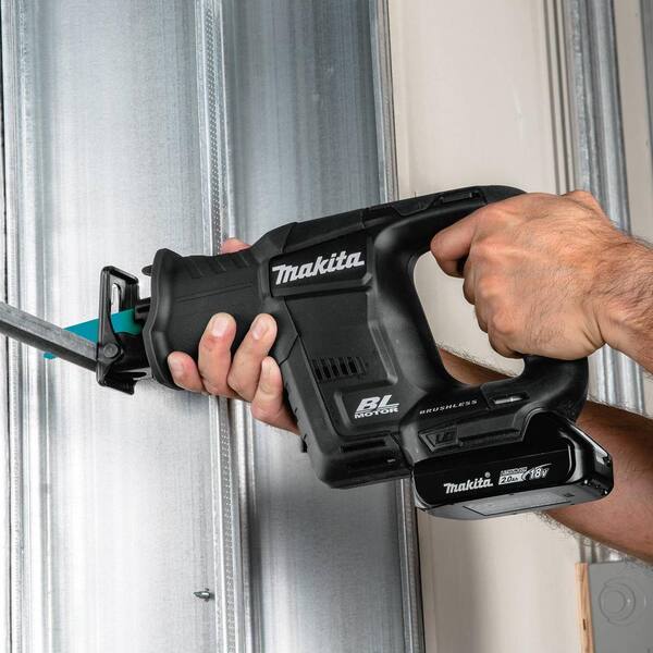 18V LXT Sub-Compact Lithium-Ion Brushless Cordless Recipro Saw Kit (2.0 Ah)