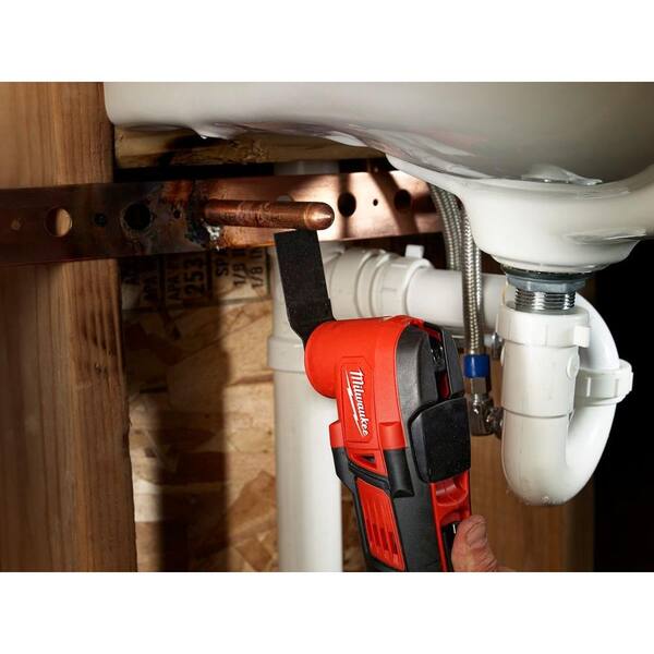 M18 18V Lithium-Ion Cordless Oscillating Multi-Tool W/ M18 Starter Kit W/ (1) 5.0Ah Battery and Charger