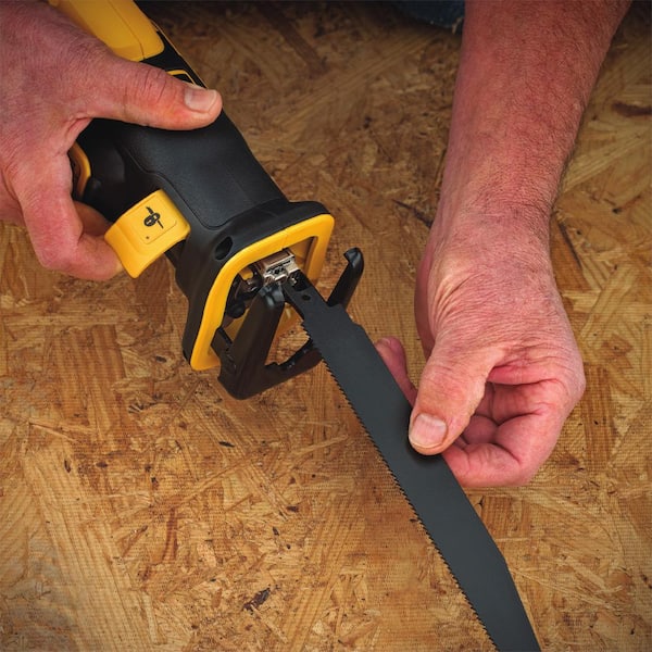 20V MAX XR Cordless Brushless Compact Reciprocating Saw with (1) 20V 3.0Ah Battery and Charger