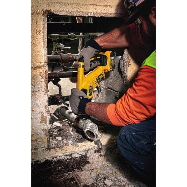 20V MAX XR Cordless Brushless Compact Reciprocating Saw with (1) 20V 3.0Ah Battery and Charger