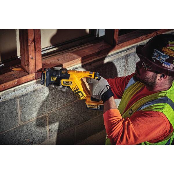 20V MAX XR Cordless Brushless Compact Reciprocating Saw with (1) 20V 3.0Ah Battery and Charger