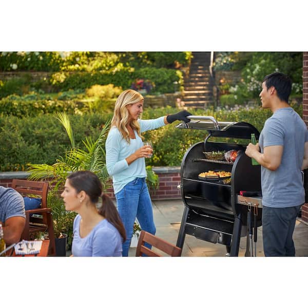 SmokeFire EX4 Wood Fired Pellet Smart Grill in Black (2nd Gen)